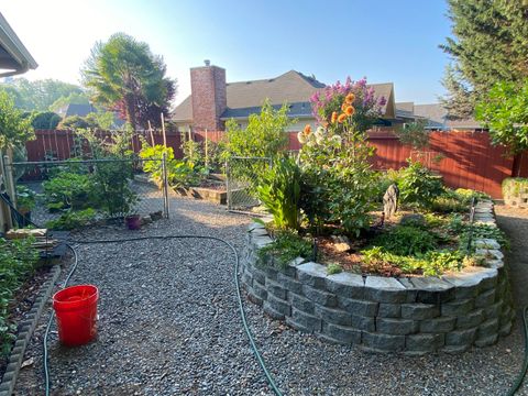 Tiny photo for 1116 Cashmere Drive, Grants Pass, OR 97527 (MLS # 220215016)