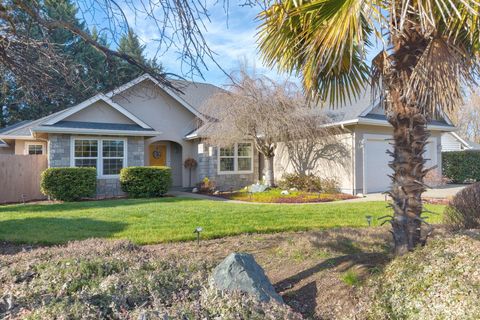 Tiny photo for 1116 Cashmere Drive, Grants Pass, OR 97527 (MLS # 220215016)