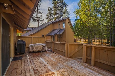 Tiny photo for 17611 Cluster Cabin Lane #36, Sunriver, OR 97707 (MLS # 220212867)