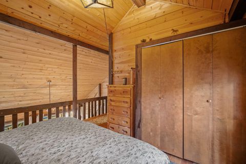 Tiny photo for 17611 Cluster Cabin Lane #36, Sunriver, OR 97707 (MLS # 220212867)