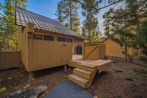 Tiny photo for 17611 Cluster Cabin Lane #36, Sunriver, OR 97707 (MLS # 220212867)