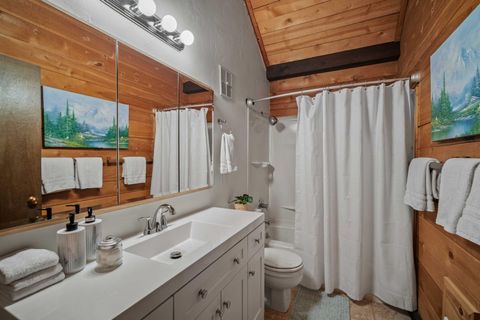 Tiny photo for 17611 Cluster Cabin Lane #36, Sunriver, OR 97707 (MLS # 220212867)