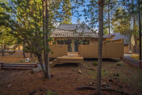 Tiny photo for 17611 Cluster Cabin Lane #36, Sunriver, OR 97707 (MLS # 220212867)