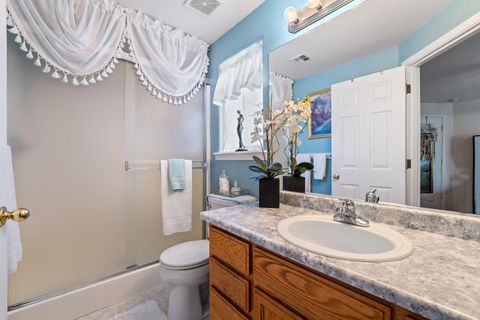 Tiny photo for 1783 SE Brookhurst Way, Grants Pass, OR 97527 (MLS # 220214806)