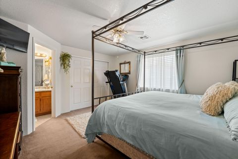 Tiny photo for 1783 SE Brookhurst Way, Grants Pass, OR 97527 (MLS # 220214806)