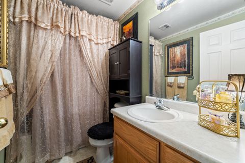 Tiny photo for 1783 SE Brookhurst Way, Grants Pass, OR 97527 (MLS # 220214806)