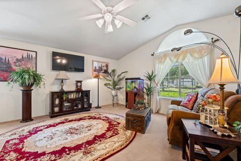 Tiny photo for 1783 SE Brookhurst Way, Grants Pass, OR 97527 (MLS # 220214806)