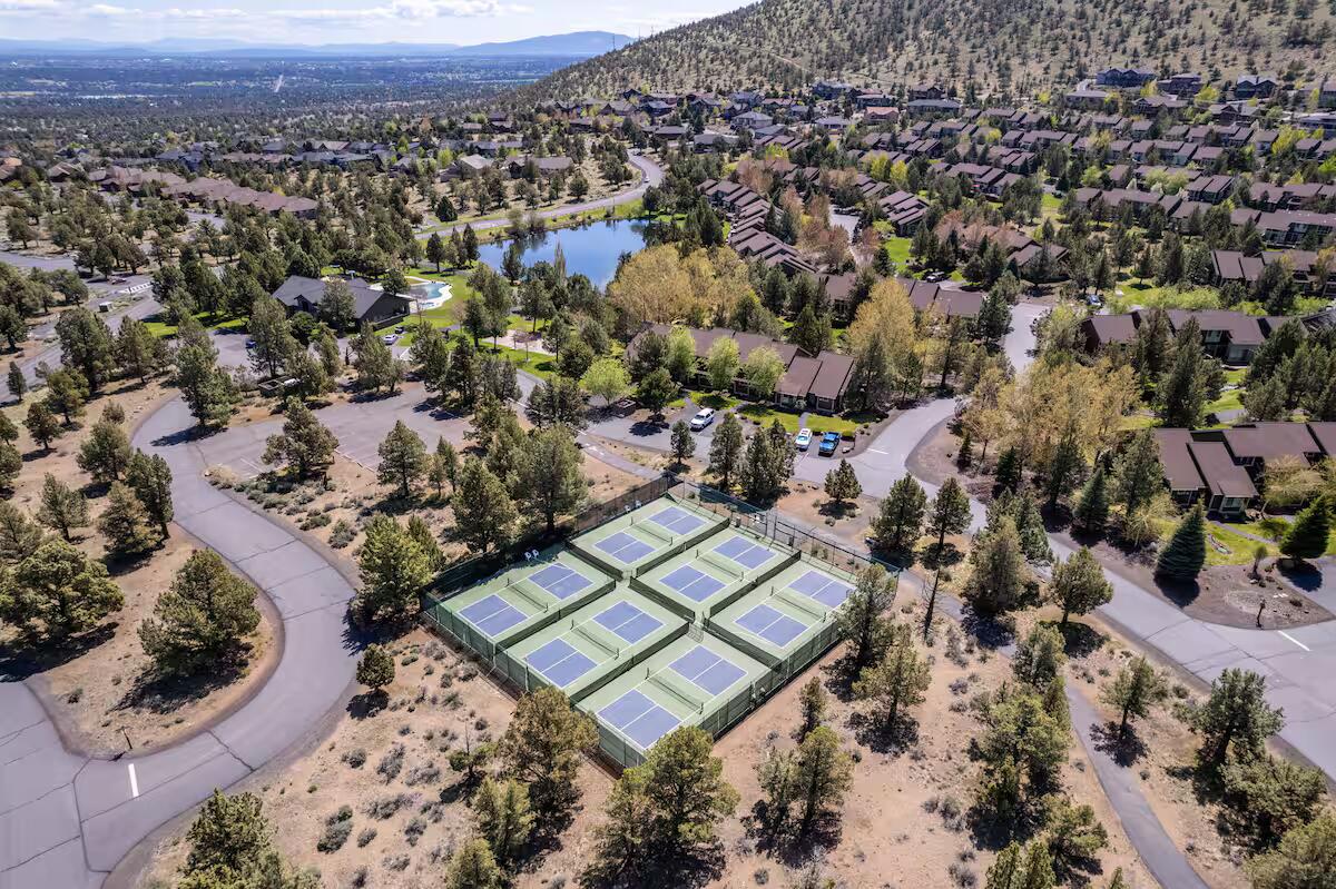 Eagle Crest - Residential