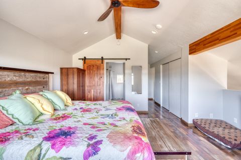 Tiny photo for 5660 SW Impala Lane, Redmond, OR 97756 (MLS # 220220129)