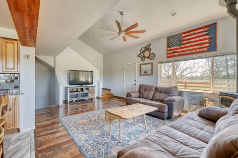 Tiny photo for 5660 SW Impala Lane, Redmond, OR 97756 (MLS # 220220129)