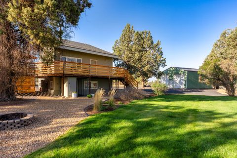 Photo of 5660 SW Impala Lane, Redmond, OR 97756 (MLS # 220220129)