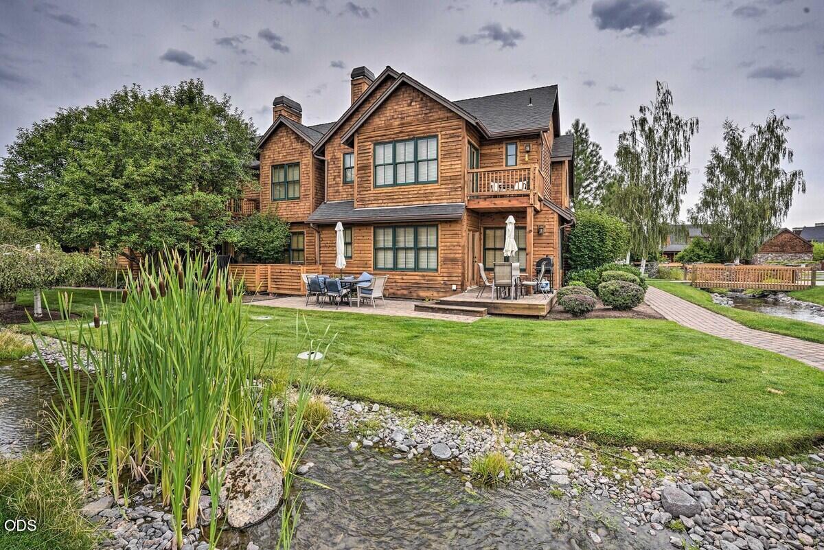 637 W Jefferson Avenue