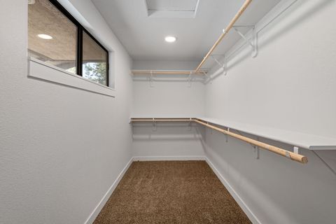 Tiny photo for 69485 Lasso, Sisters, OR 97759 (MLS # 220219290)