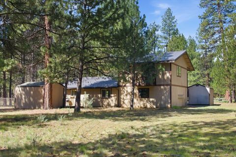 Tiny photo for 69485 Lasso, Sisters, OR 97759 (MLS # 220219290)