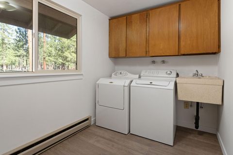 Tiny photo for 69485 Lasso, Sisters, OR 97759 (MLS # 220219290)