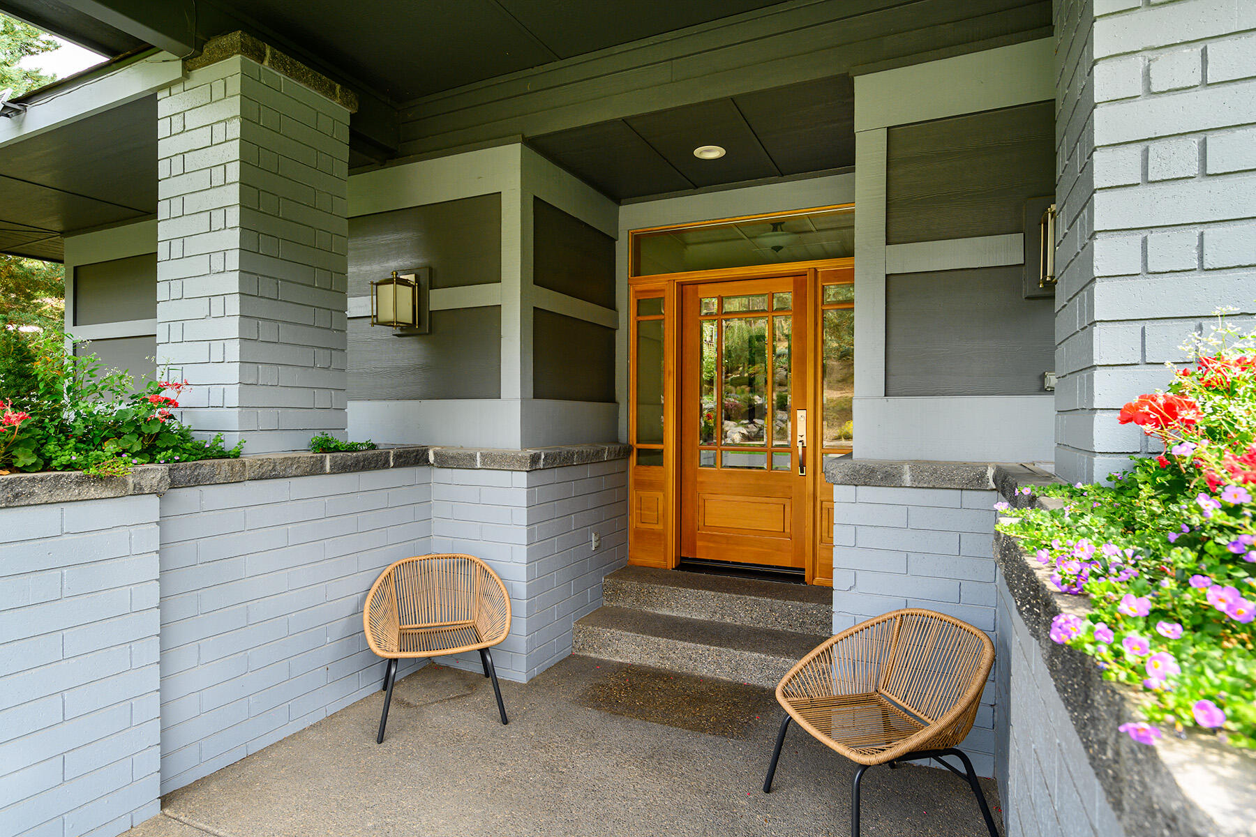 3160 NW Colonial Drive