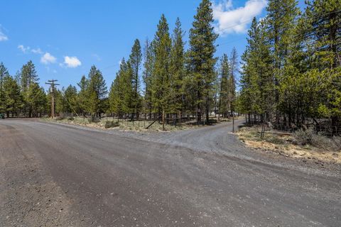 Tiny photo for 11421 Burlwood Drive, La Pine, OR 97739 (MLS # 220211375)