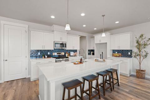 Tiny photo for 145 Valemont Drive #38, Eagle Point, OR 97524 (MLS # 220215398)