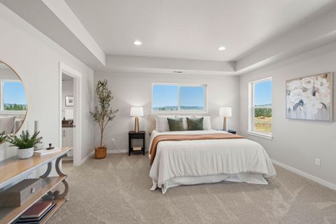 Tiny photo for 145 Valemont Drive #38, Eagle Point, OR 97524 (MLS # 220215398)