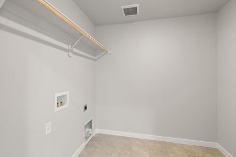 Tiny photo for 145 Valemont Drive #38, Eagle Point, OR 97524 (MLS # 220215398)