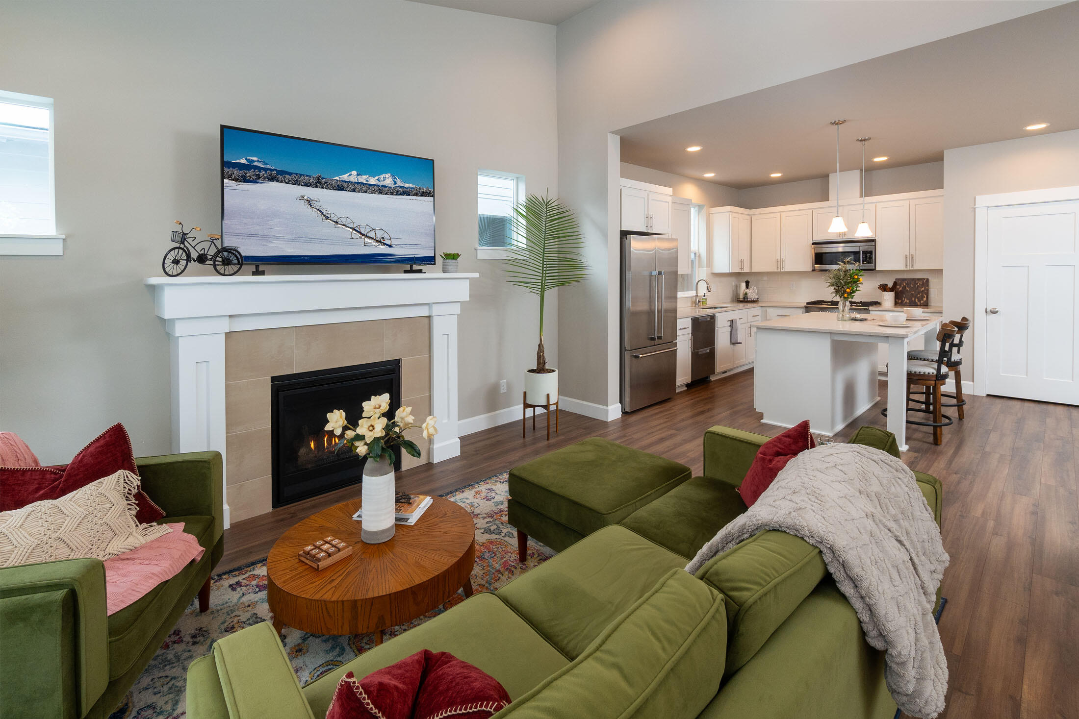 SaddleStone - Residential