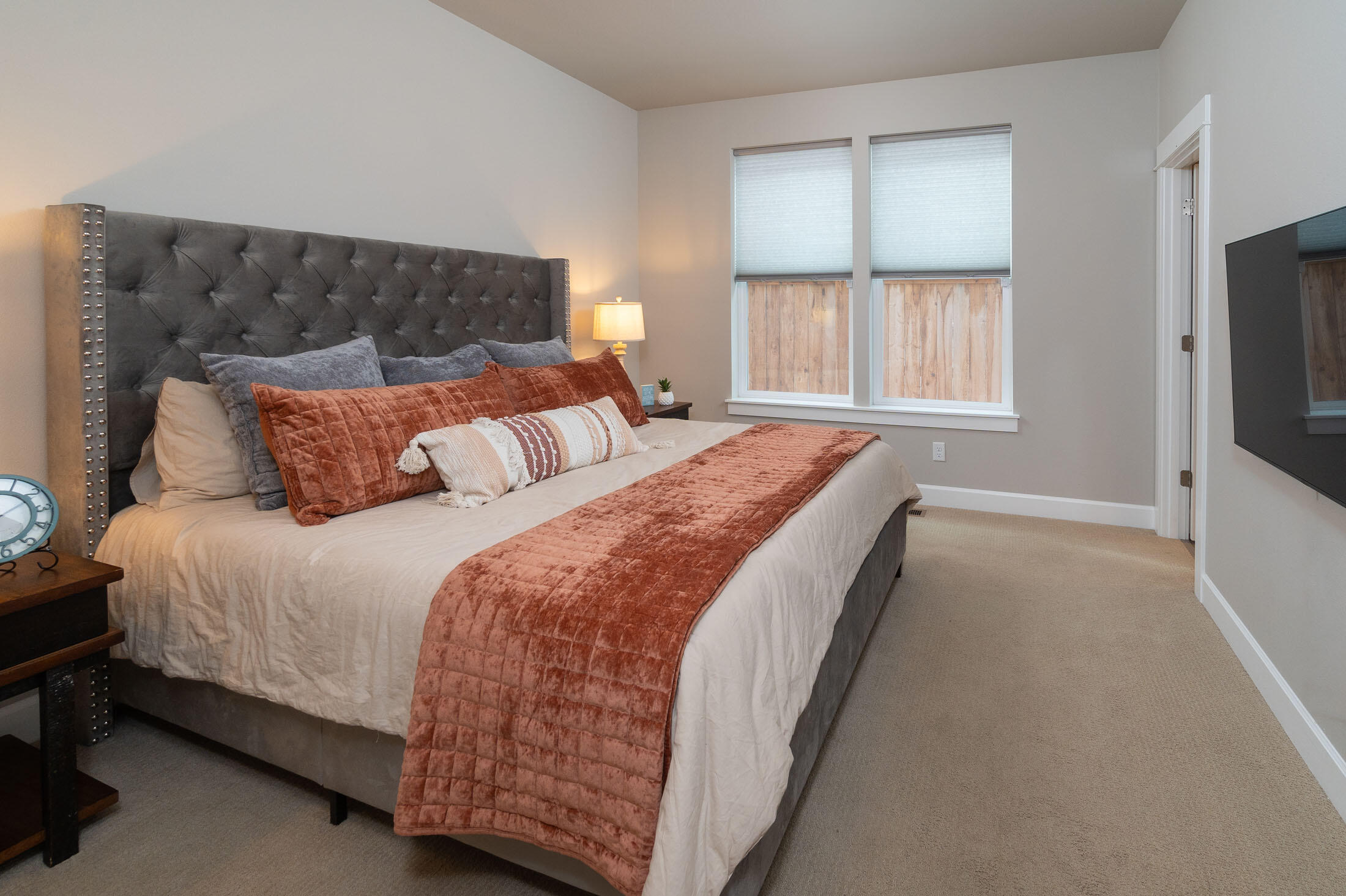 SaddleStone - Residential