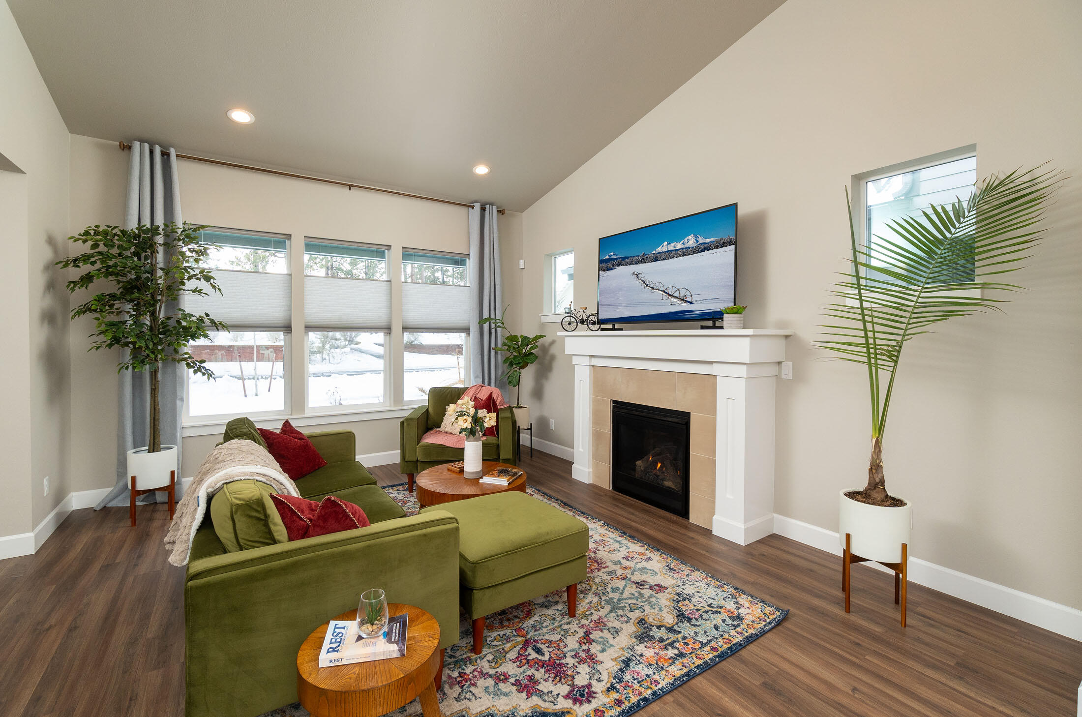 SaddleStone - Residential