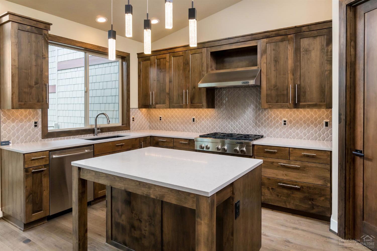 Broken Top - Residential