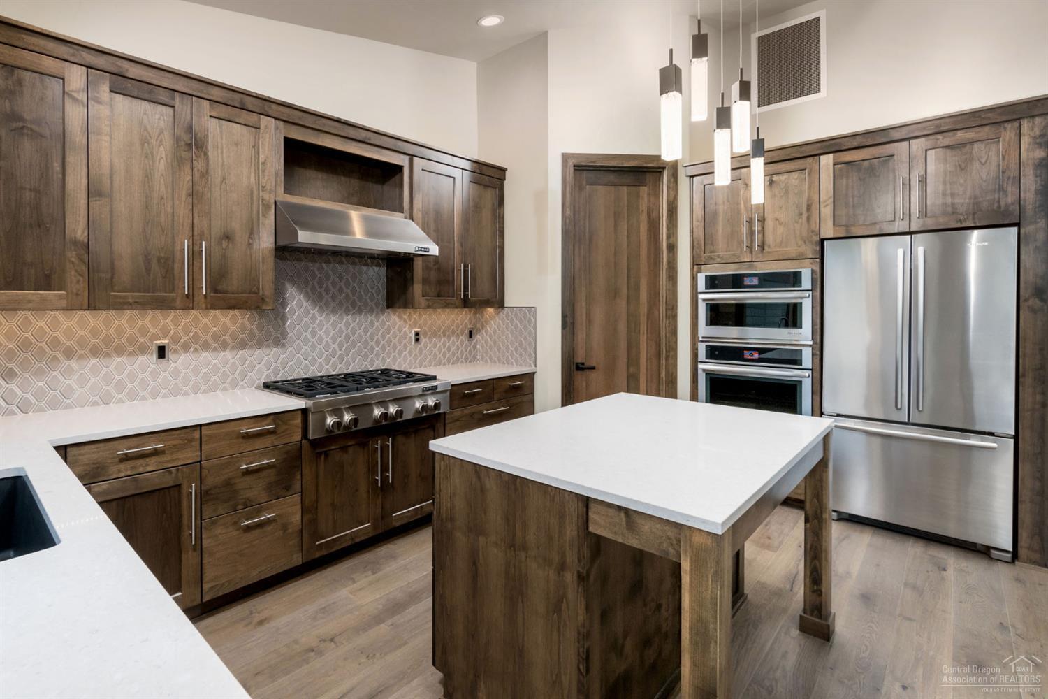 Broken Top - Residential