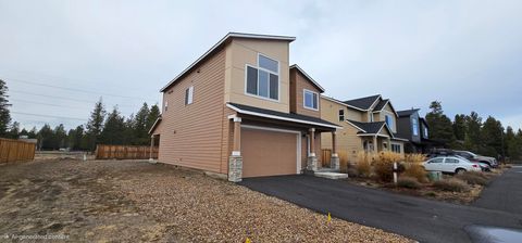 Photo of 51791 Fordham Drive, La Pine, OR 97739 (MLS # 220211244)