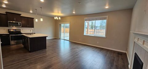 Tiny photo for 51791 Fordham Drive, La Pine, OR 97739 (MLS # 220211244)