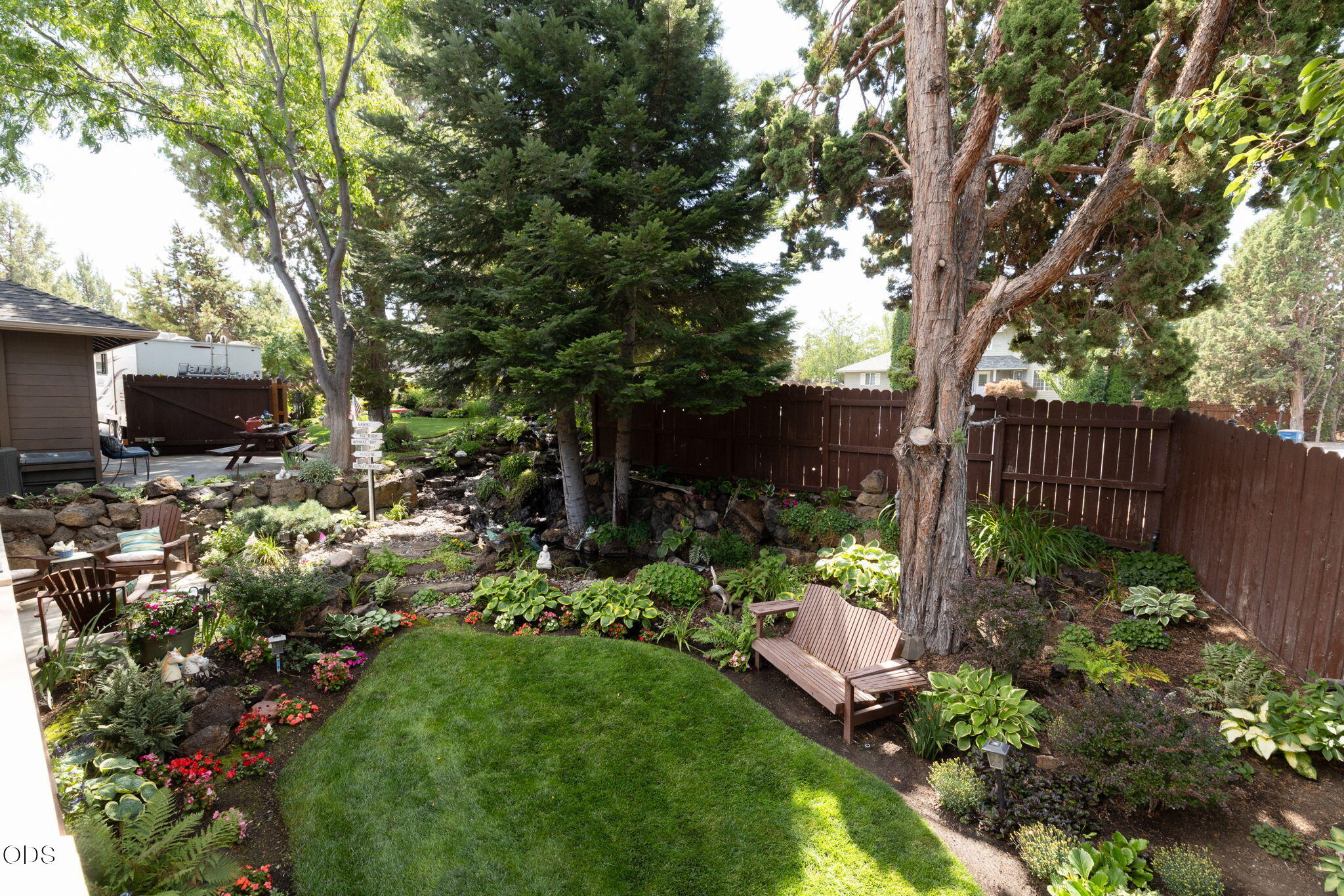 2462 NE Lynda Lane