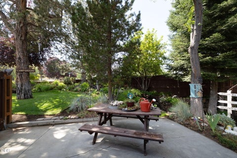 Tiny photo for 2462 NE Lynda Lane, Bend, OR 97701 (MLS # 220227494)