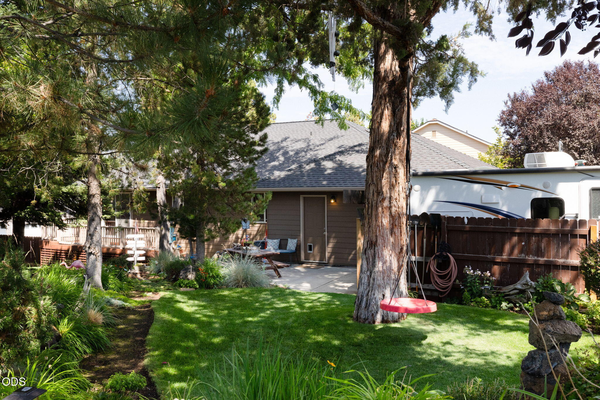 2462 NE Lynda Lane