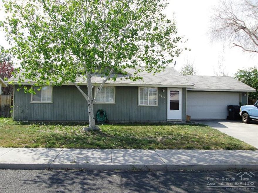 Convenient SW location, Spacious lot with RV parking. updated laminate floors. Freshly painted interior. Double car garage. large fenced back yard. Updated bathrooms, and kitchen. Great value wont last long!