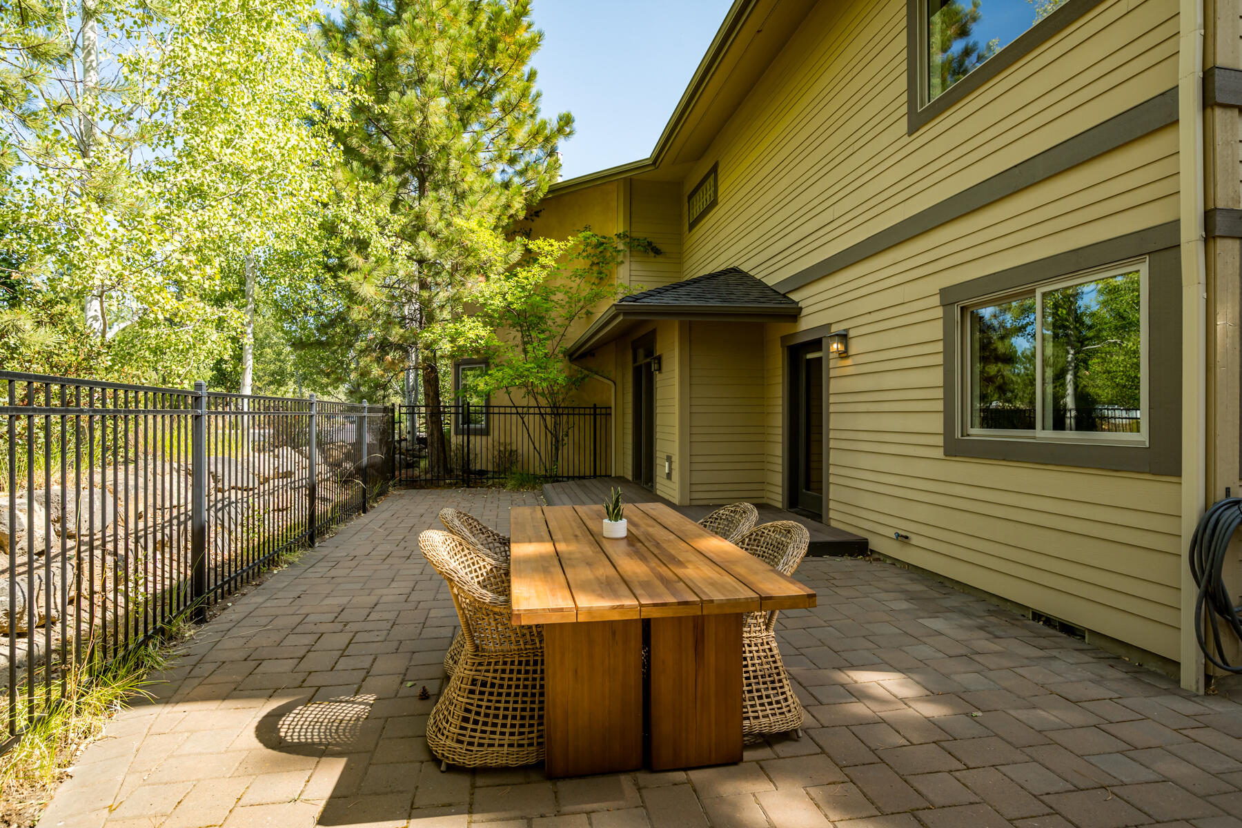 Three Pines - Residential