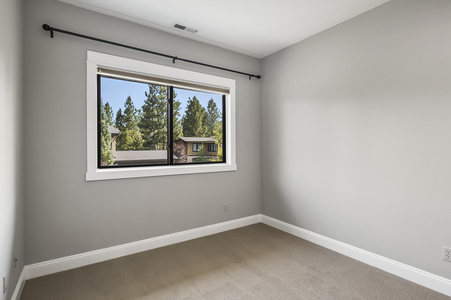 Three Pines - Residential