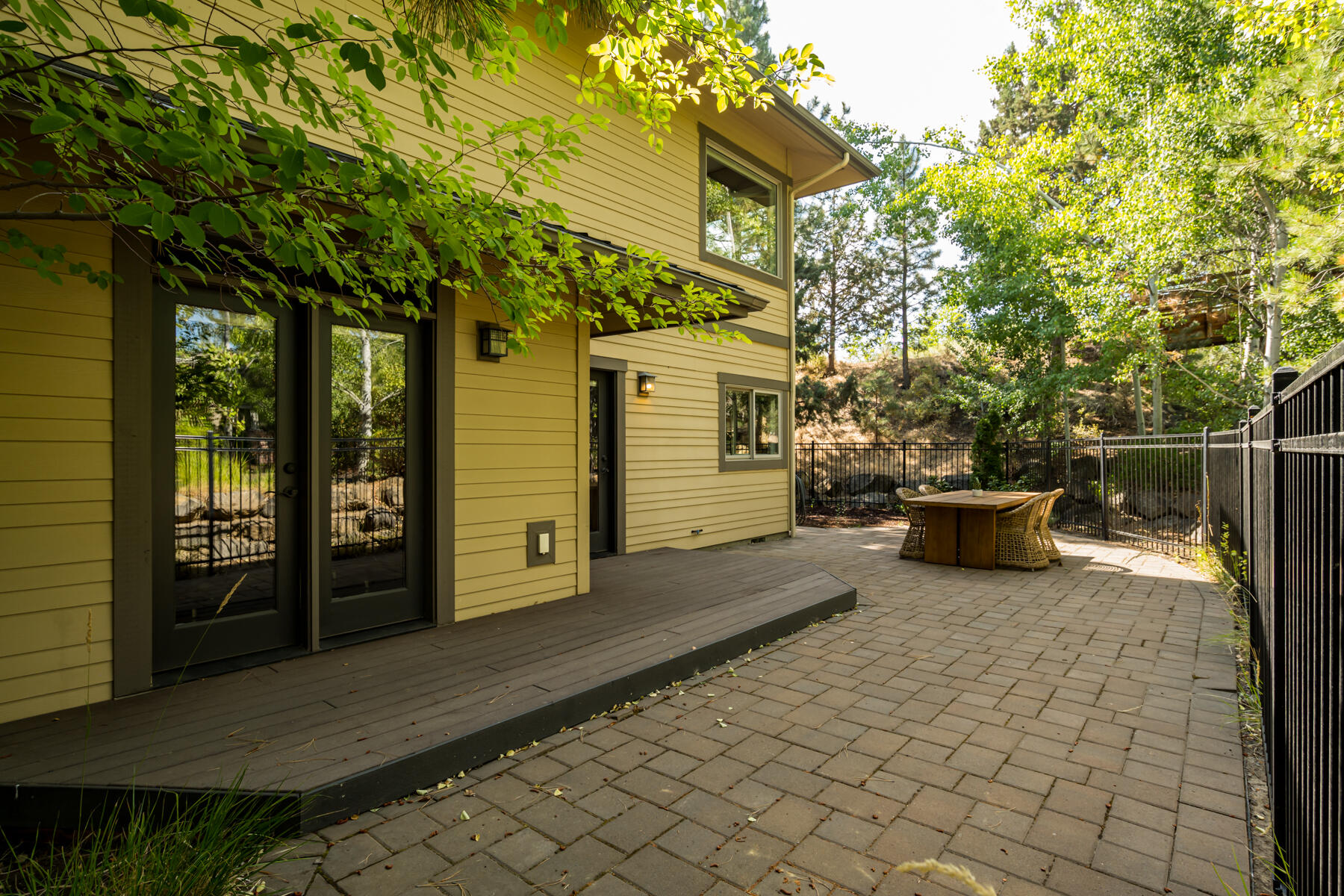 Three Pines - Residential