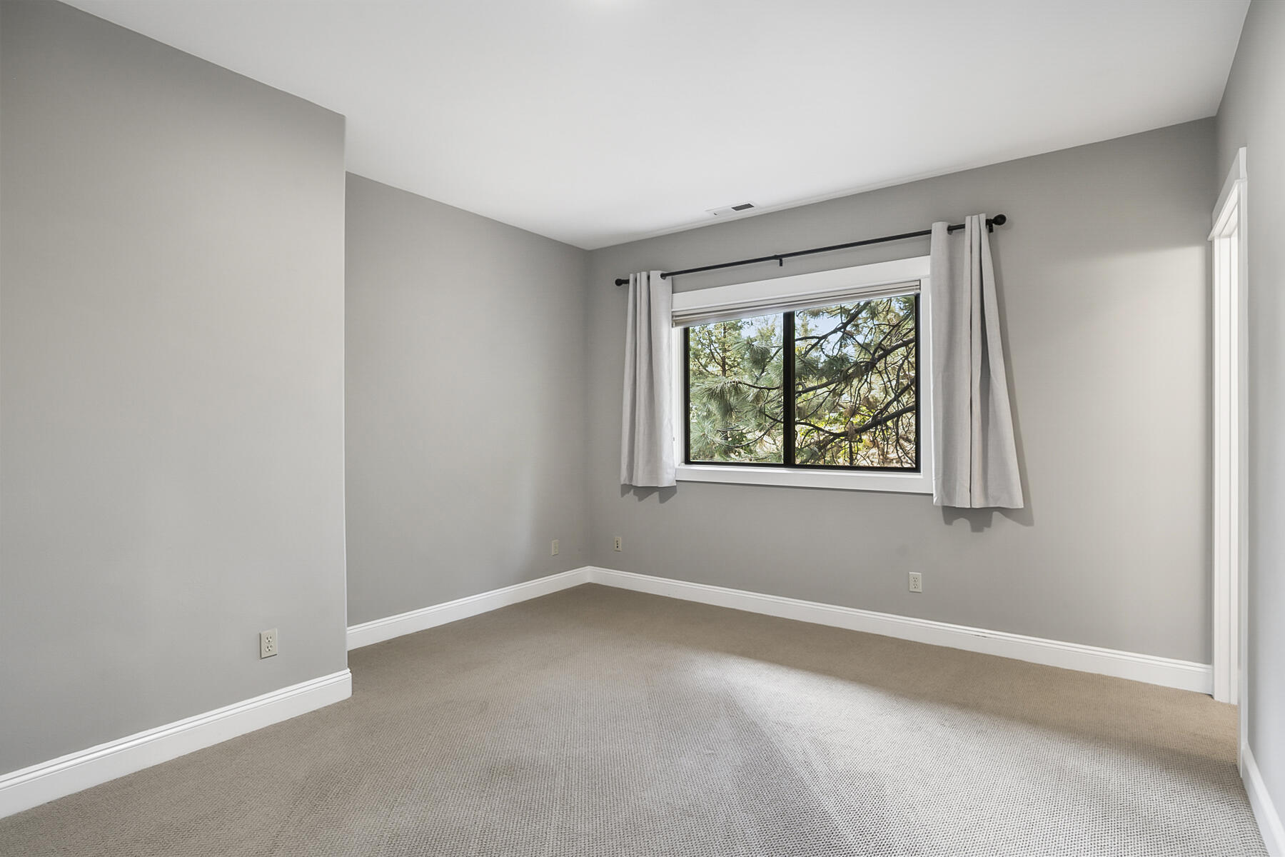 Three Pines - Residential