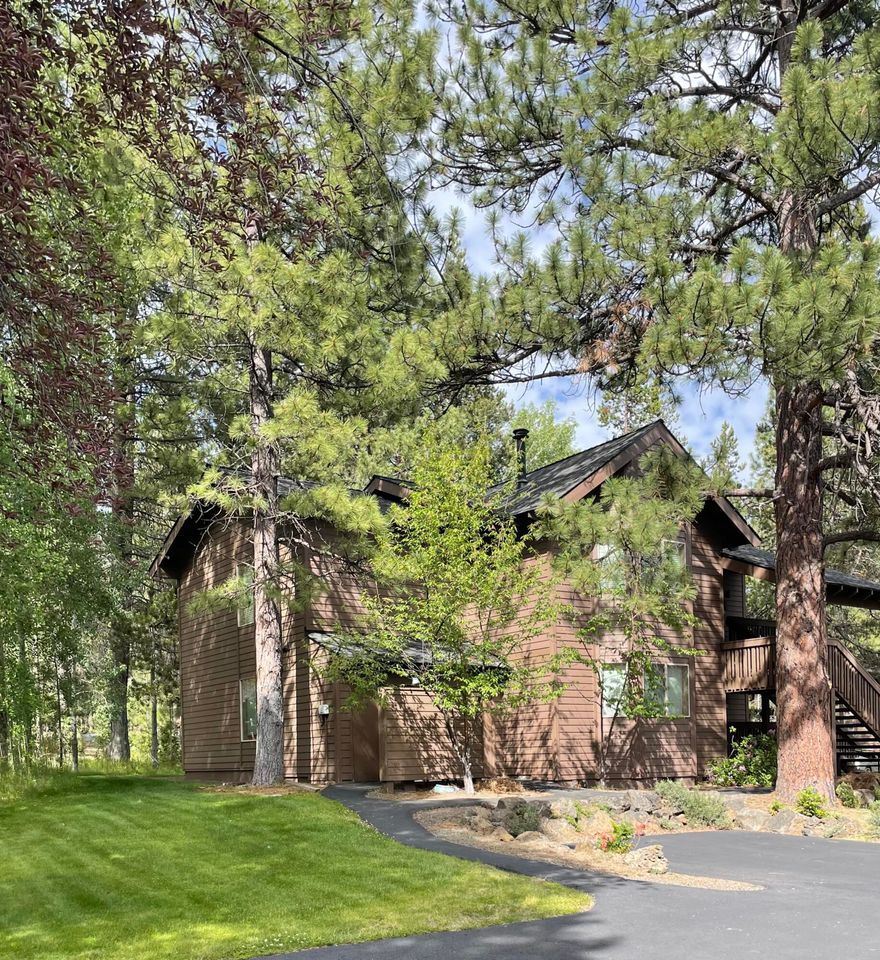 A peaceful escape in the heart of Sunriver. This charming upstairs condo offers a cozy gas fireplace, private deck with BBQ, and soothing views of green space framed by mature Ponderosa pines. Unwind in the hot tub, lounge by the seasonal pool, or explore 40+ miles of bike paths. Just steps to SHARC and close to village shops, dining, and outdoor adventures—an inviting retreat where comfort meets natural beauty. NO shared walls. Service dogs only. No smoking. Rentable. 6 week ownership