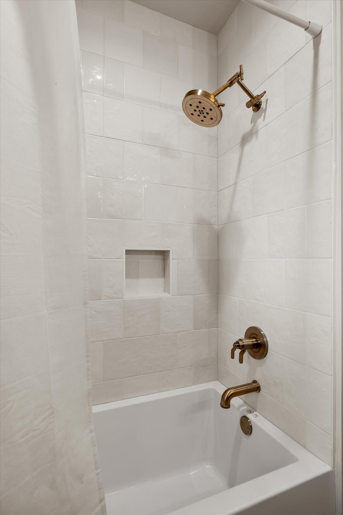 Discovery West Phase 4 - Residential