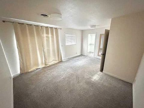 Tiny photo for 825 W Ridgeway Avenue, Hermiston, OR 97838 (MLS # 220213104)