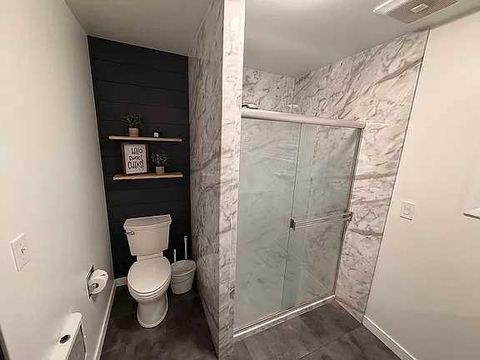 Tiny photo for 825 W Ridgeway Avenue, Hermiston, OR 97838 (MLS # 220213104)