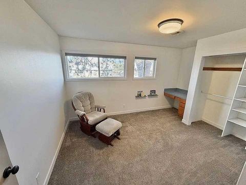 Tiny photo for 825 W Ridgeway Avenue, Hermiston, OR 97838 (MLS # 220213104)