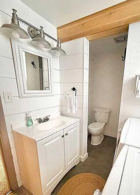 Tiny photo for 825 W Ridgeway Avenue, Hermiston, OR 97838 (MLS # 220213104)