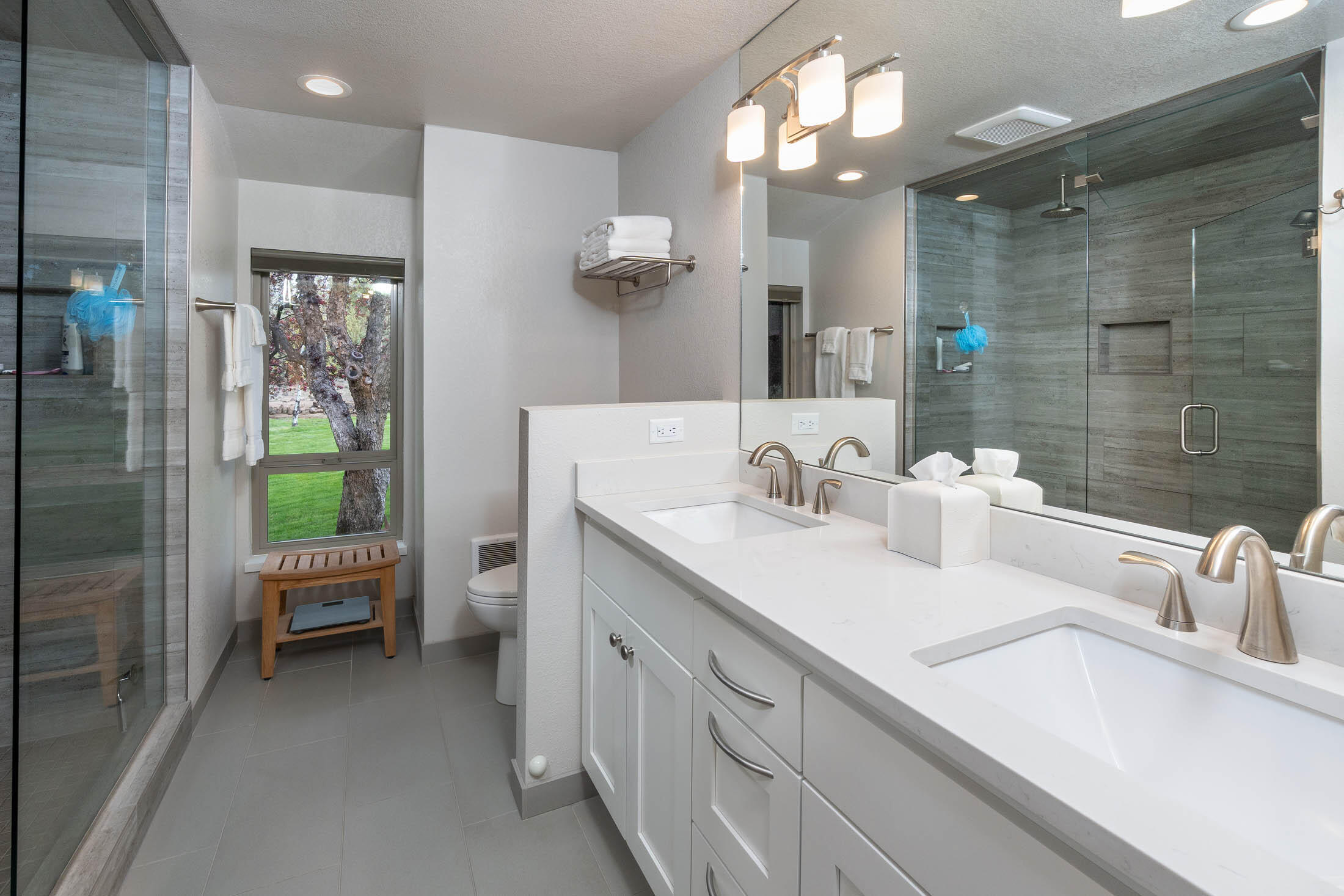 Los Serranos - Residential