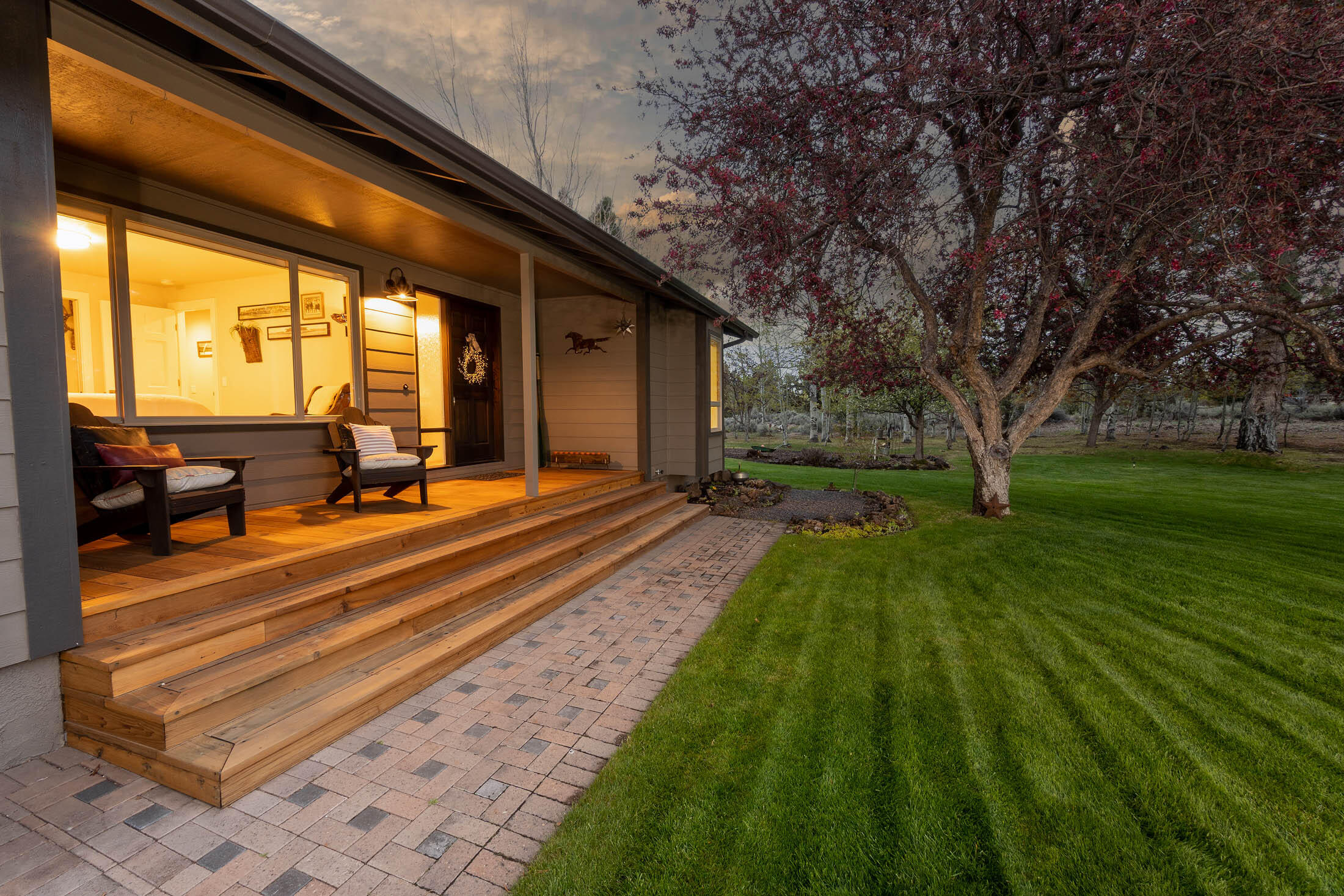 Los Serranos - Residential