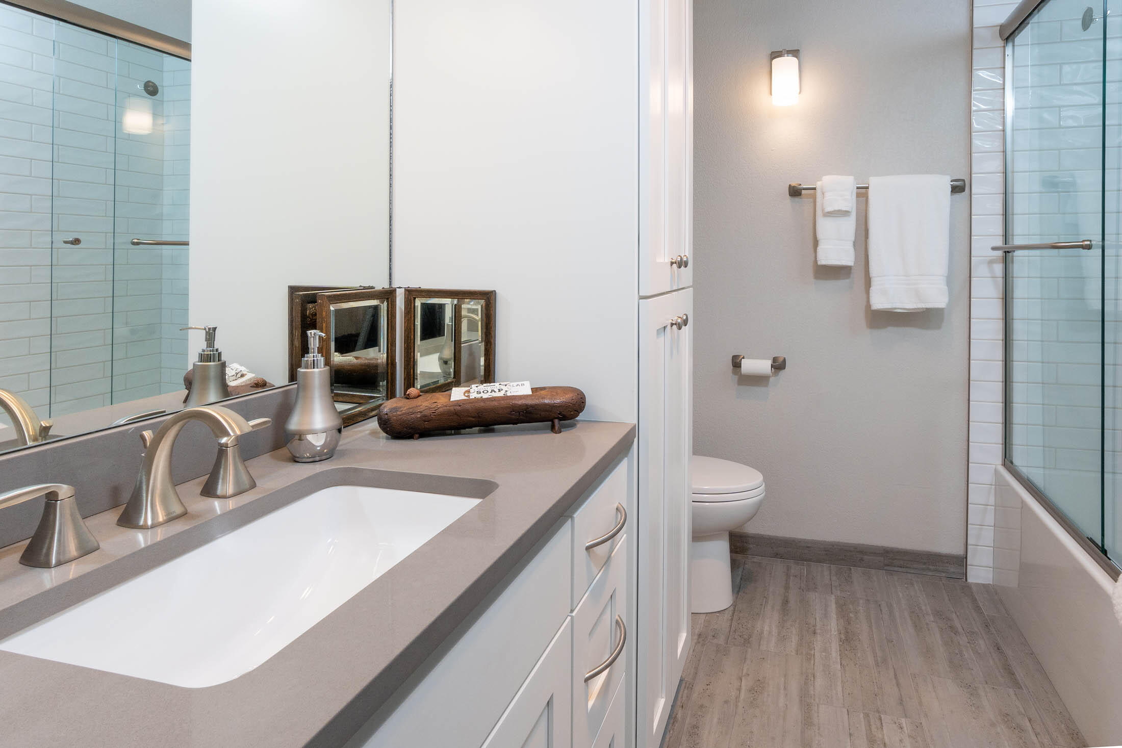 Los Serranos - Residential