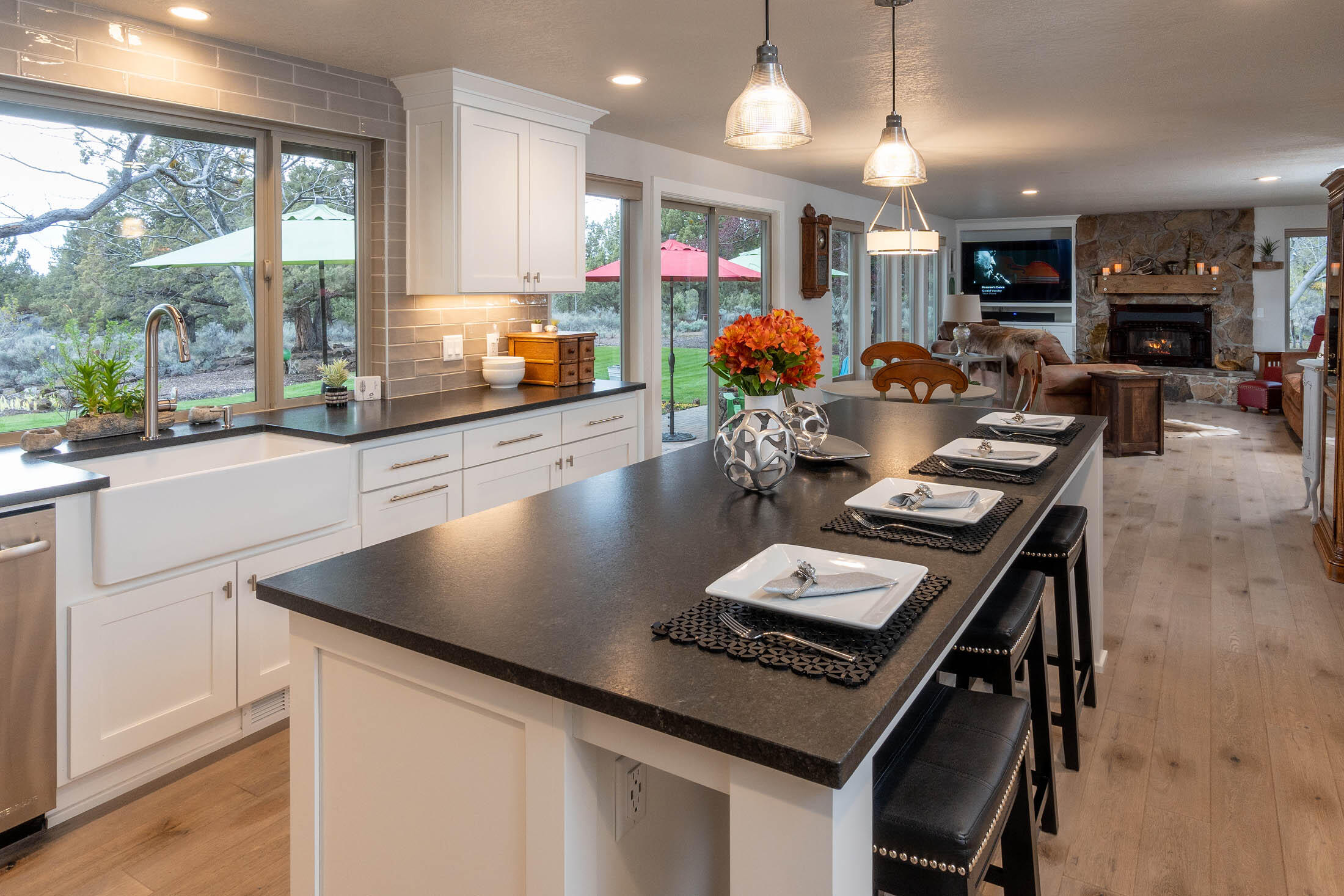 Los Serranos - Residential