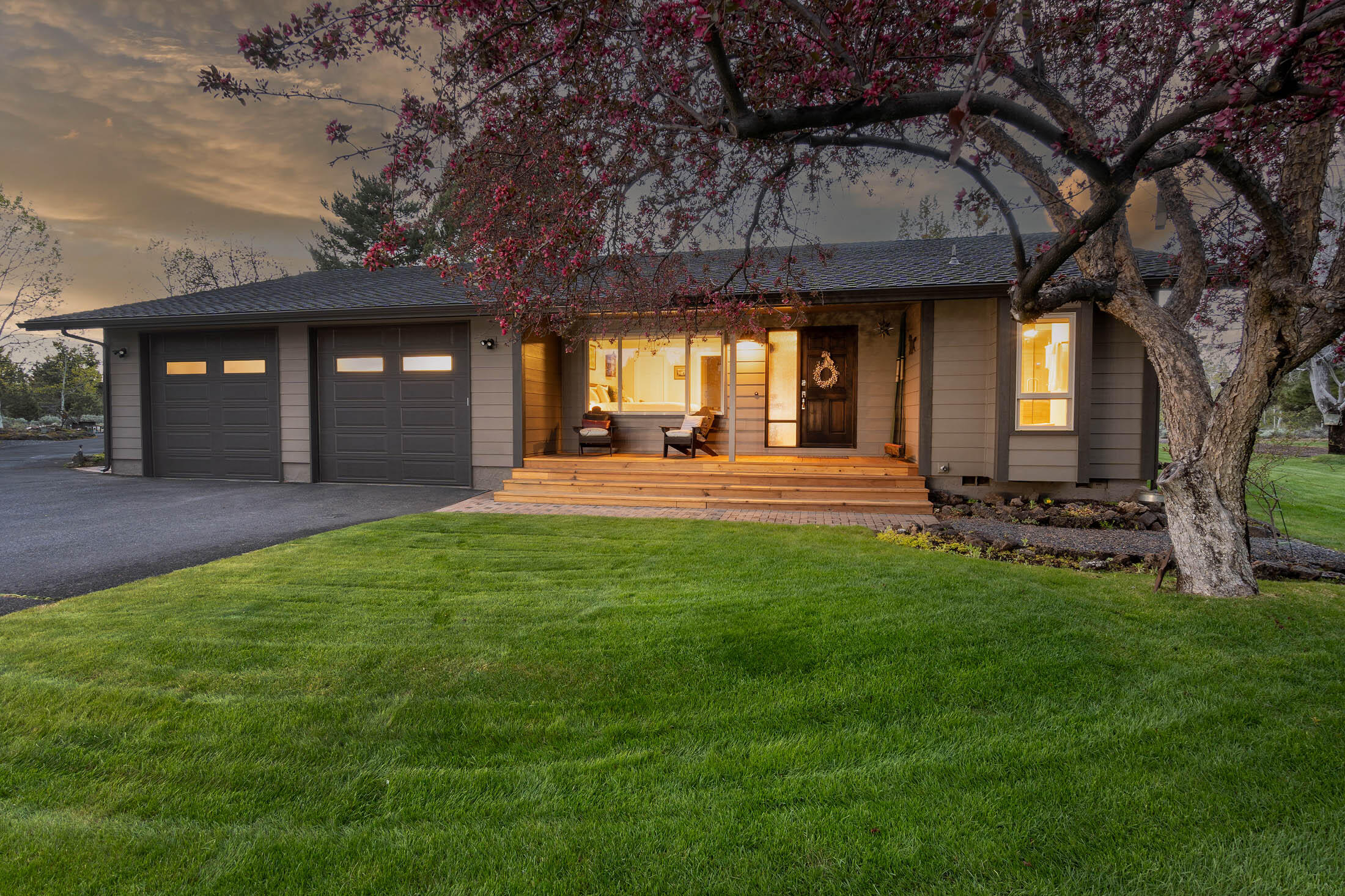 Los Serranos - Residential